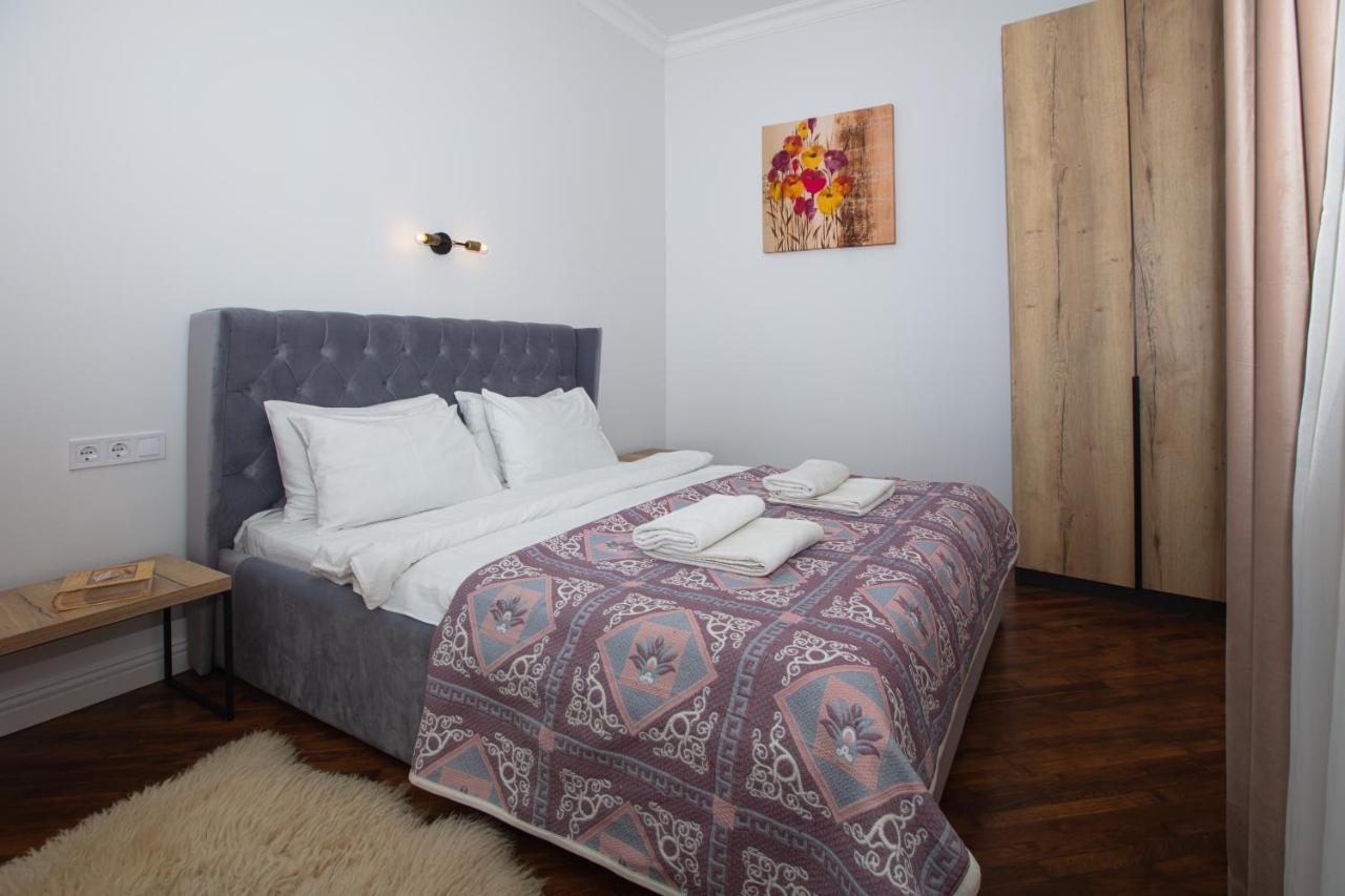 Friends House- Сучасні Апартаменти В Центрі Львова Lviv Exterior foto