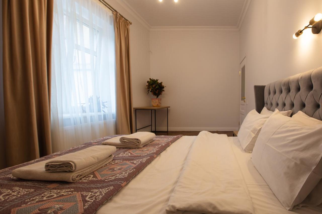 Friends House- Сучасні Апартаменти В Центрі Львова Lviv Exterior foto